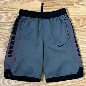 Nike Dri-FIT Training Shorts Gray Black Squares Men’s Size Large